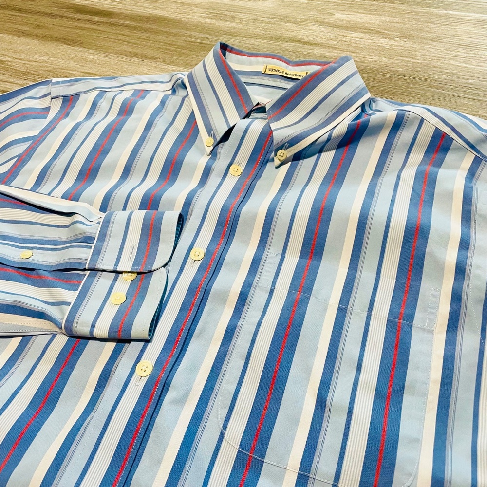 Eddie Bauer Blue and Red Striped Button Down Wrinkle Resistant Cotton Shirt M
